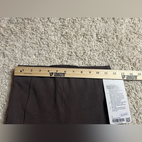 Lululemon Size 2 Ribbed Softstreme Flared Pants NWT - Picture 4 of 6
